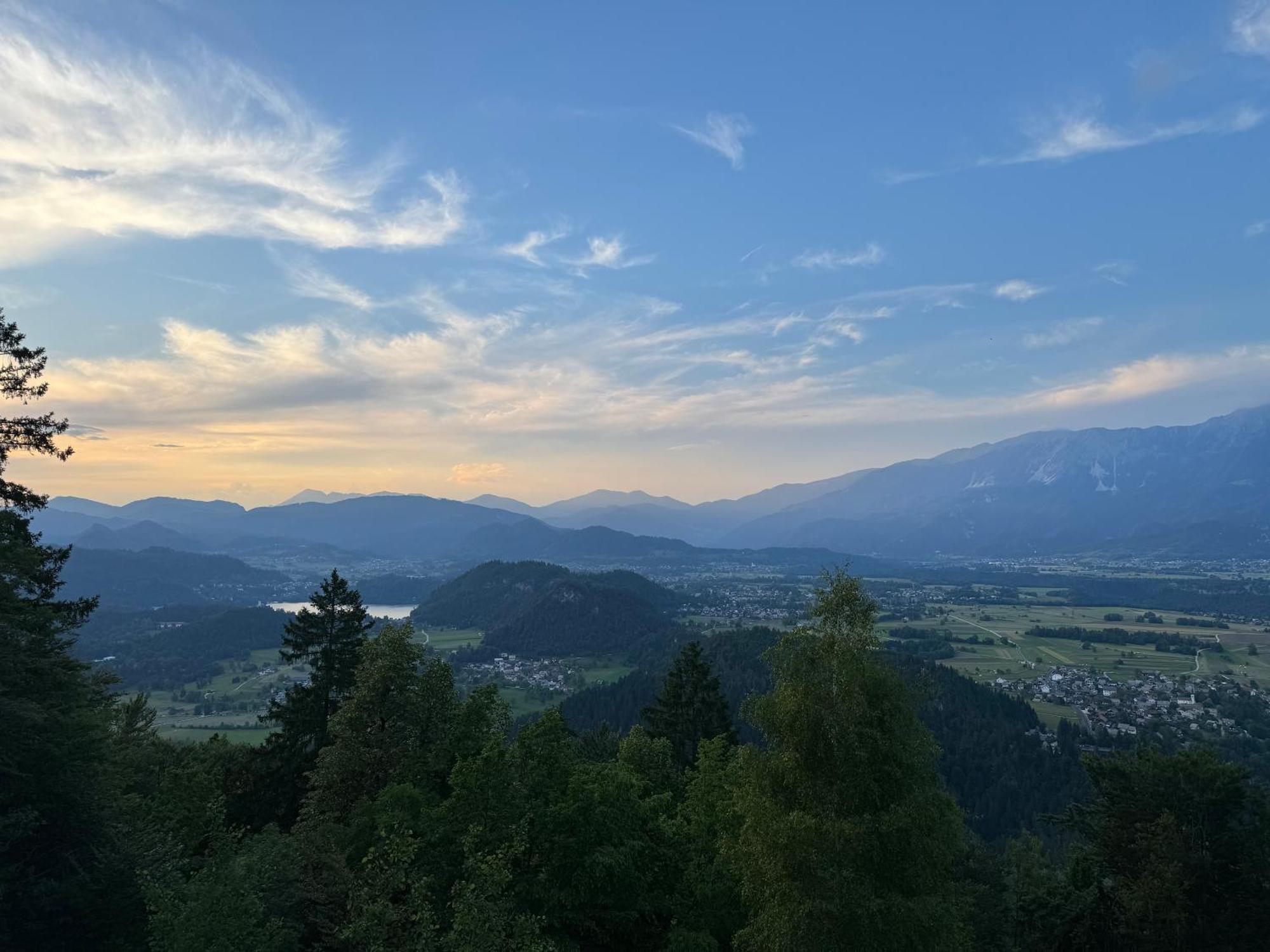 Koca Na Talezu Inn *